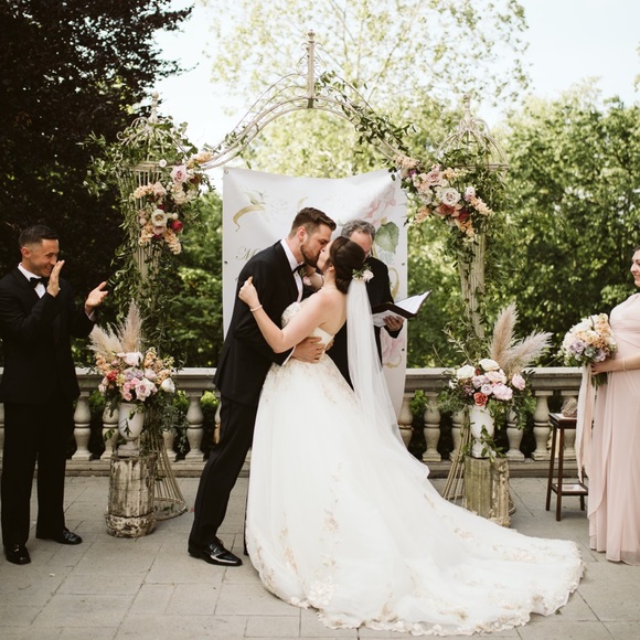 Meet your Posher, Amelia - Picture 1 of 1